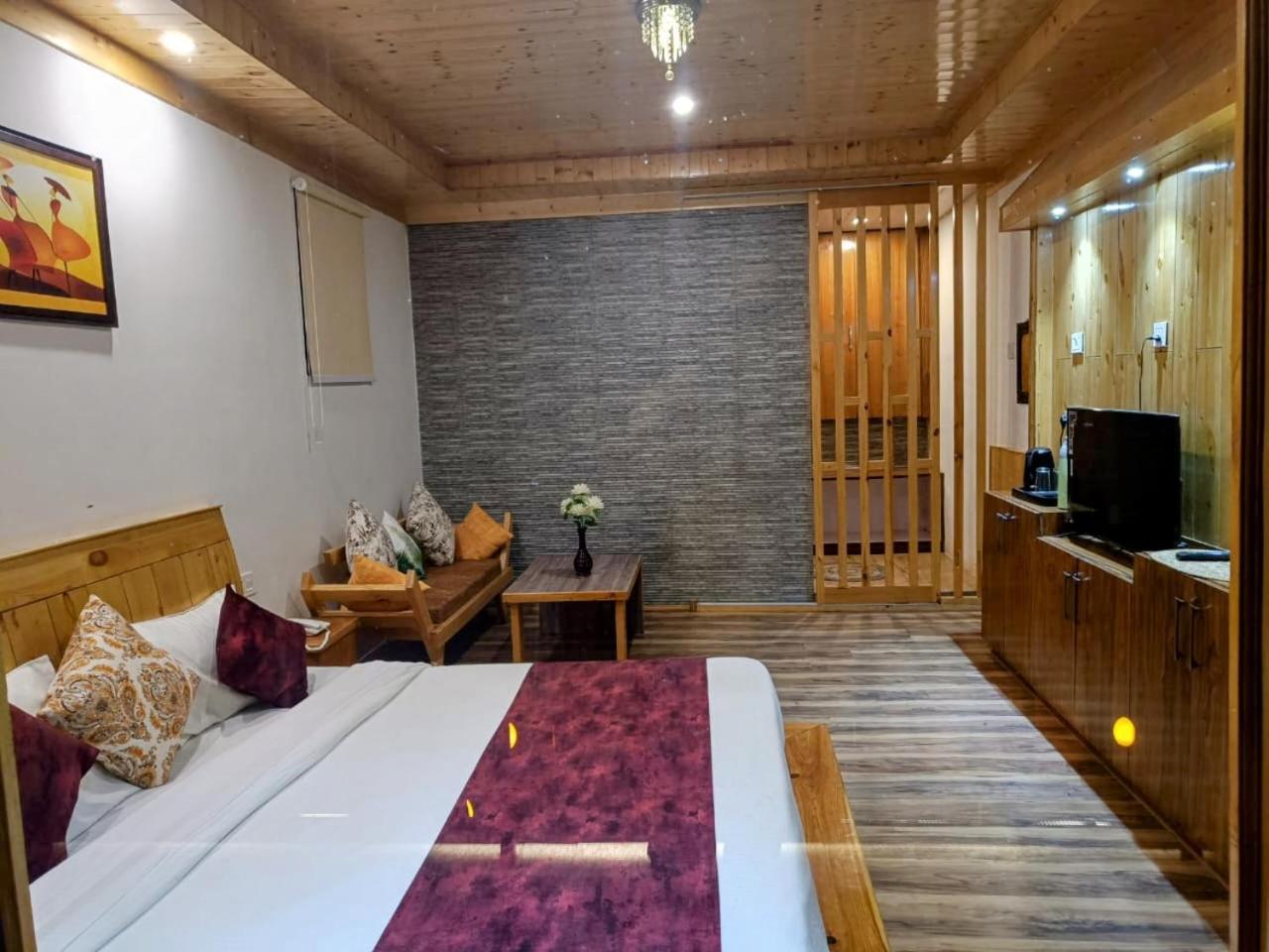 Trimounts-A Boutique Hotel & Wellnes Center In Tirthan Valley Banjar Bagian luar foto