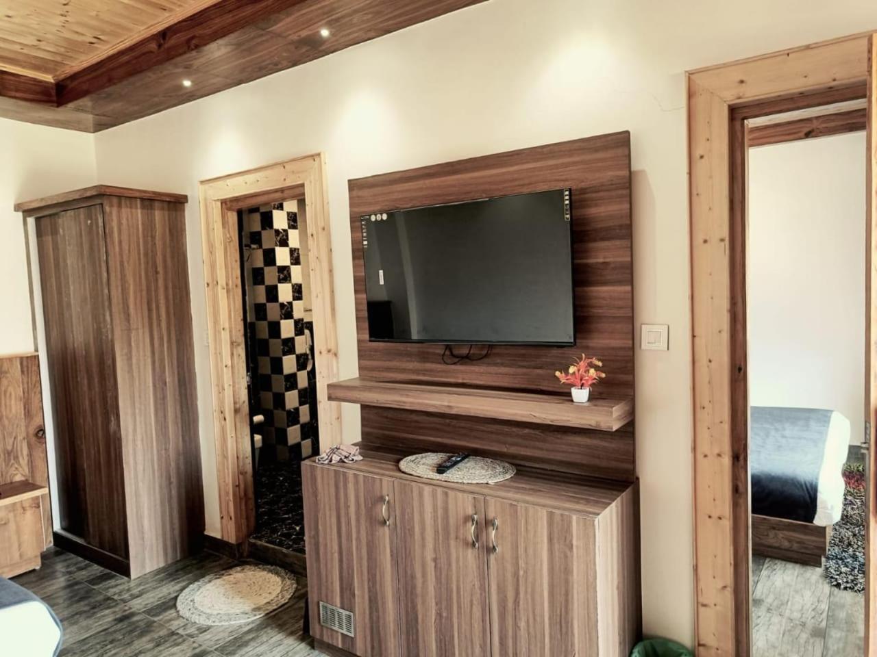 Trimounts-A Boutique Hotel & Wellnes Center In Tirthan Valley Banjar Bagian luar foto